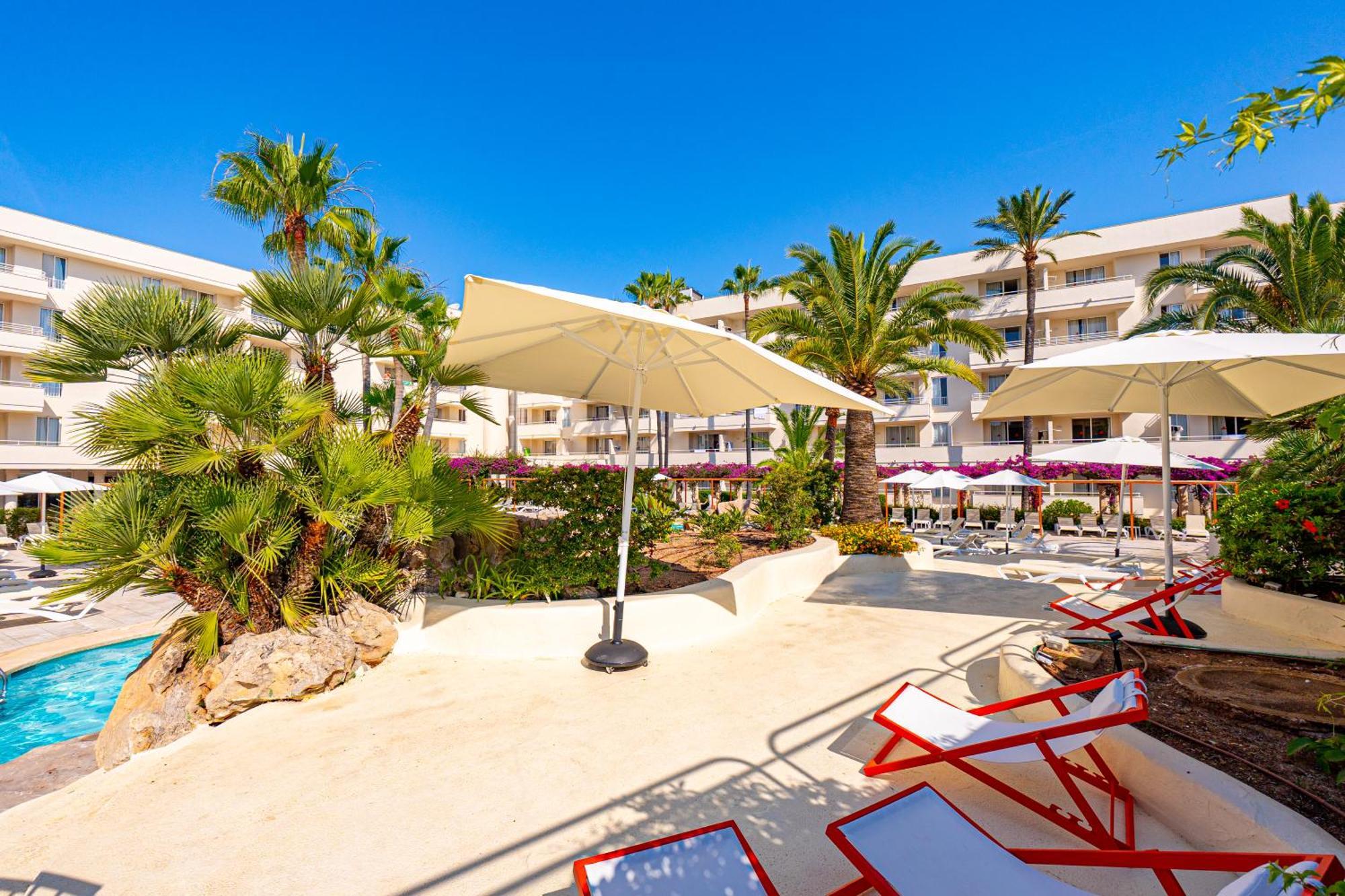 Hotel Rosella Affiliated By Intelier Sa Coma  Exterior photo